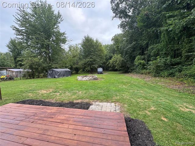 28747 West Road, New Boston, MI 48164