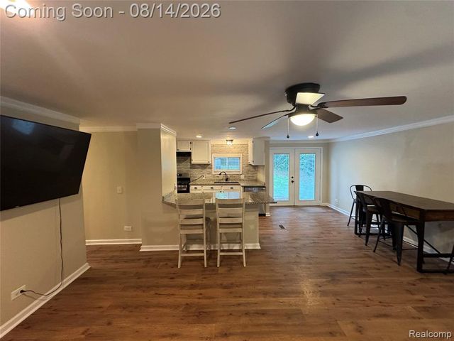 28747 West Road, New Boston, MI 48164