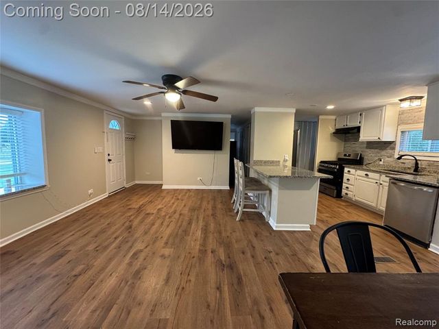 28747 West Road, New Boston, MI 48164