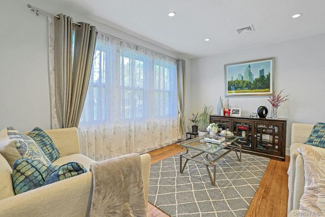 40 Sherwood Drive, Nanuet, NY 10954