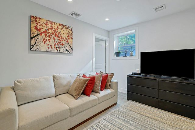 40 Sherwood Drive, Nanuet, NY 10954