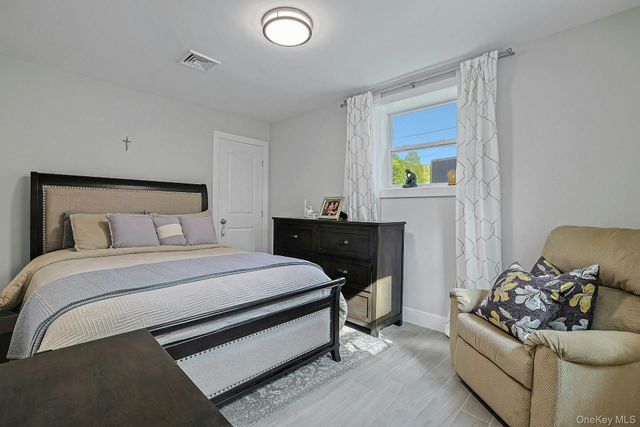 40 Sherwood Drive, Nanuet, NY 10954