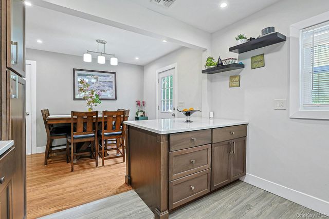 40 Sherwood Drive, Nanuet, NY 10954