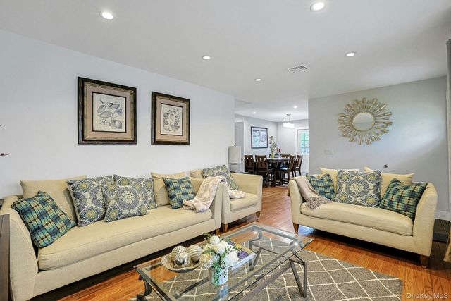 40 Sherwood Drive, Nanuet, NY 10954