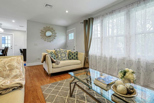 40 Sherwood Drive, Nanuet, NY 10954