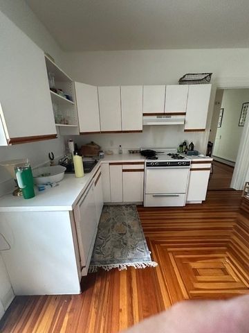 305 Cabot St. 4, Newton, MA 02460