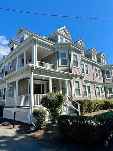 305 Cabot St. 4, Newton, MA 02460