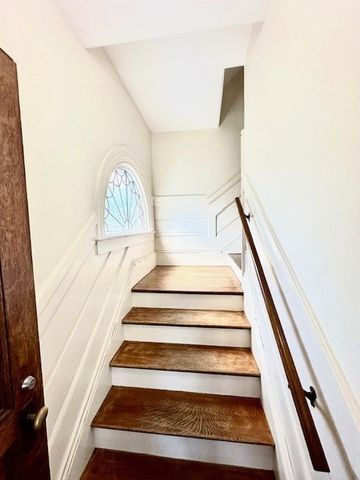 305 Cabot St. 4, Newton, MA 02460