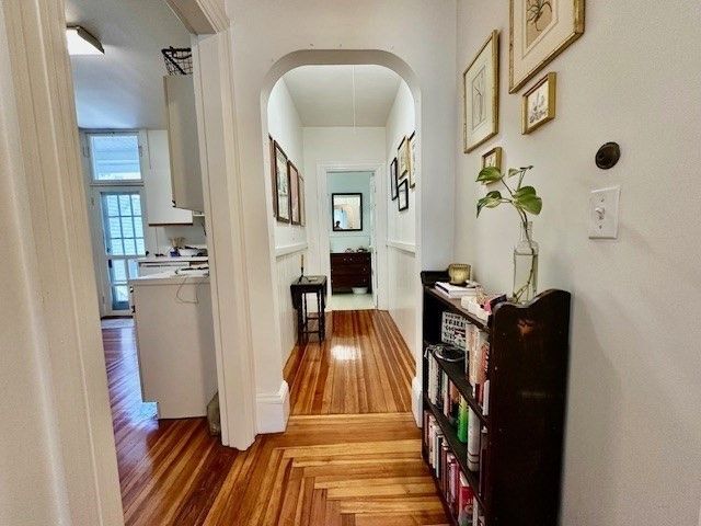 305 Cabot St. 4, Newton, MA 02460