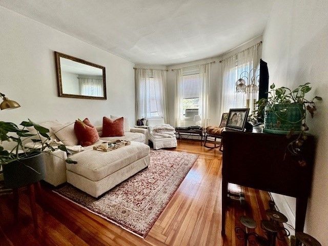 305 Cabot St. 4, Newton, MA 02460