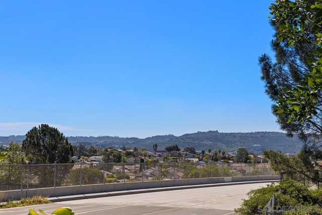13262 Salmon River Rd 204, San Diego, CA 92129