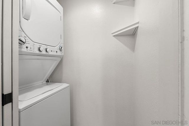 13262 Salmon River Rd 204, San Diego, CA 92129