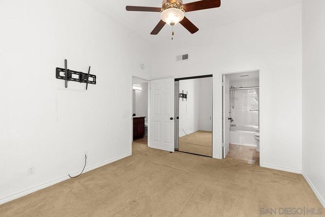 13262 Salmon River Rd 204, San Diego, CA 92129