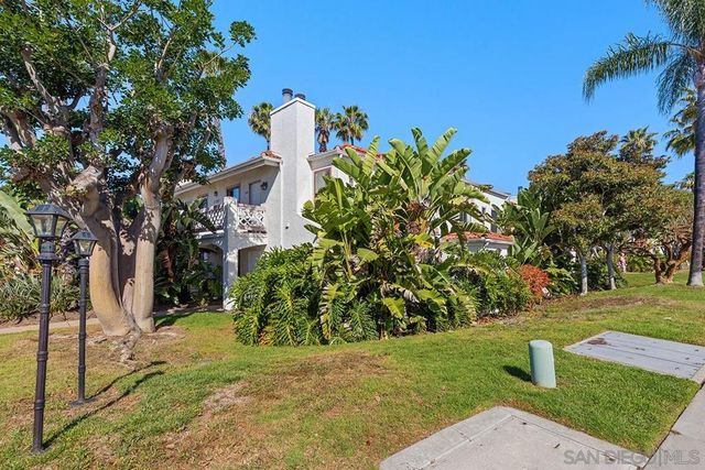 13262 Salmon River Rd 204, San Diego, CA 92129