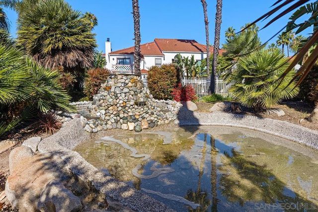 13262 Salmon River Rd 204, San Diego, CA 92129