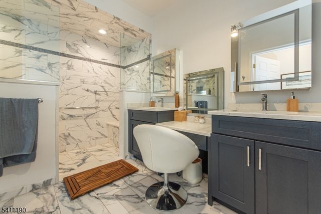 301 Kensington Ln, Livingston Twp., NJ 07039