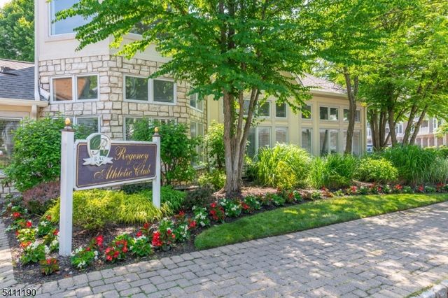 301 Kensington Ln, Livingston Twp., NJ 07039