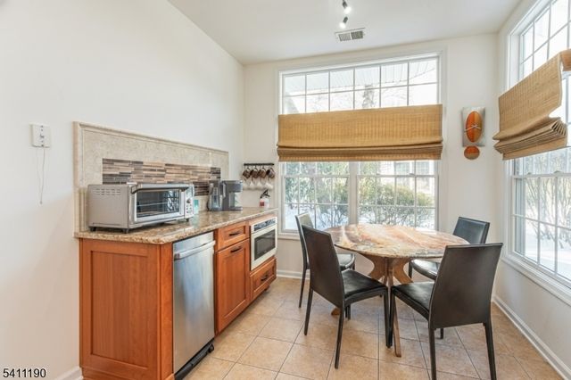 301 Kensington Ln, Livingston Twp., NJ 07039