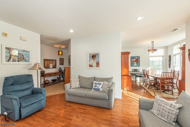 301 Kensington Ln, Livingston Twp., NJ 07039