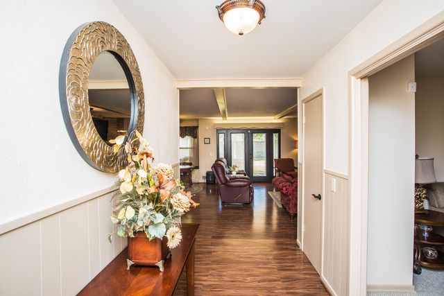 1208 Dallas, Plainview, TX 79072