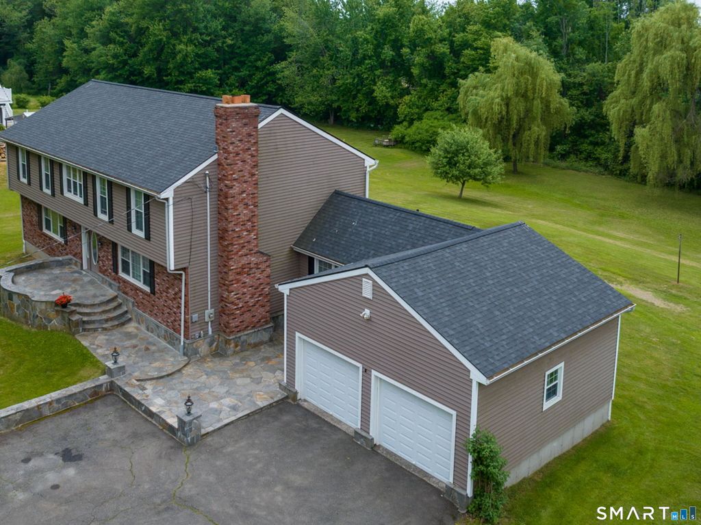 100 Mount Tobe Road, Plymouth, CT 06782