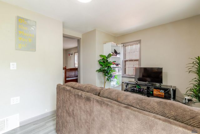 825 HOLCOMB AVE, Rapid City, SD 57701