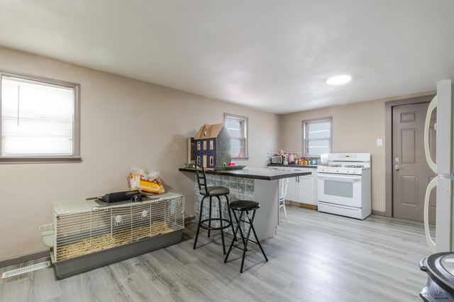825 HOLCOMB AVE, Rapid City, SD 57701