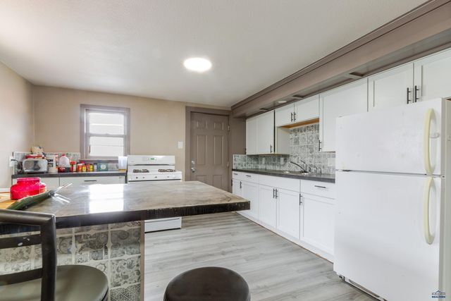 825 HOLCOMB AVE, Rapid City, SD 57701