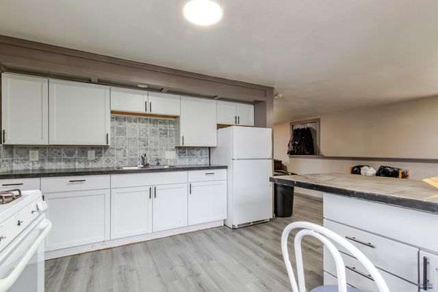 825 HOLCOMB AVE, Rapid City, SD 57701