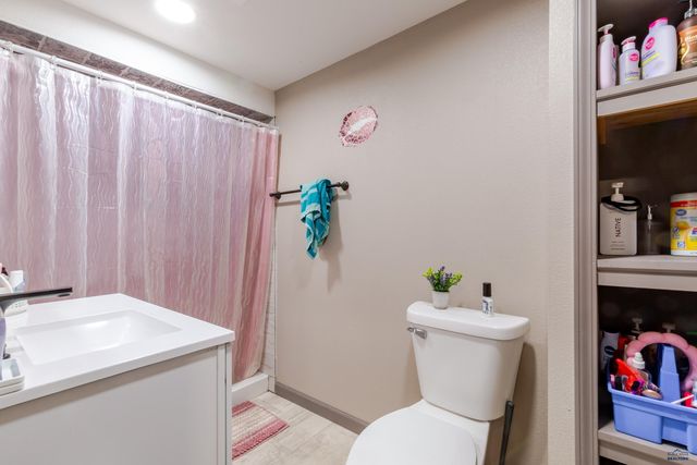 825 HOLCOMB AVE, Rapid City, SD 57701