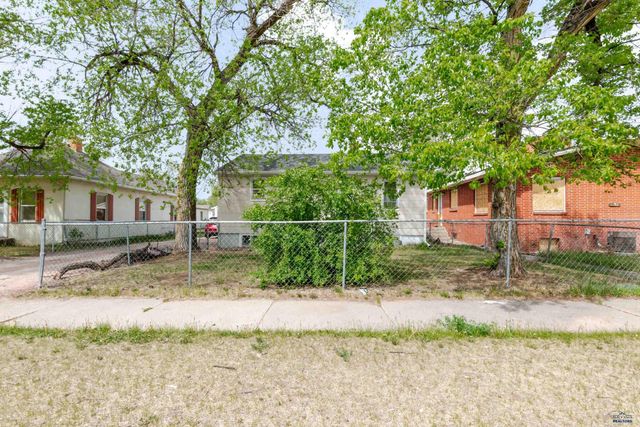 825 HOLCOMB AVE, Rapid City, SD 57701