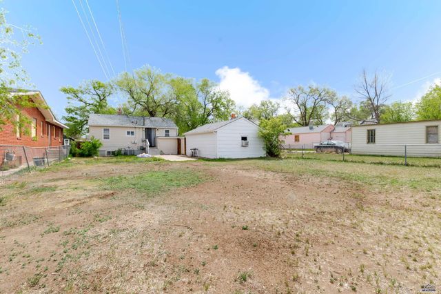 825 HOLCOMB AVE, Rapid City, SD 57701