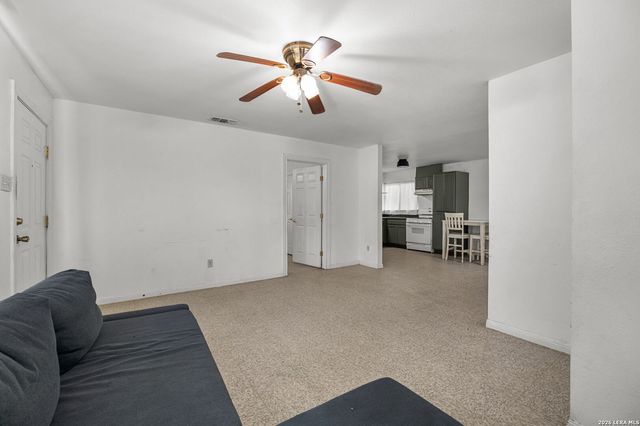 4135 King Krest, San Antonio, TX 78219