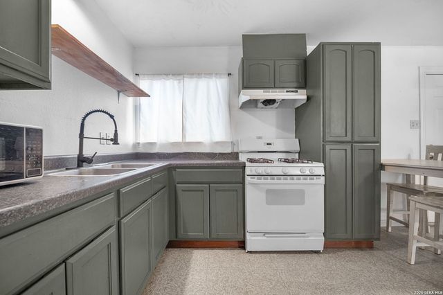 4135 King Krest, San Antonio, TX 78219