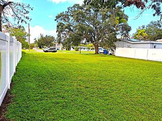 81ST AVENUE NE, St Petersburg, FL 33702
