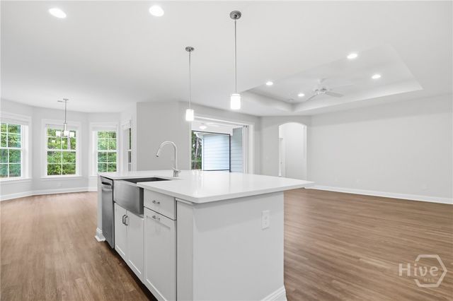 40 Washington Way, Richmond Hill, GA 31324