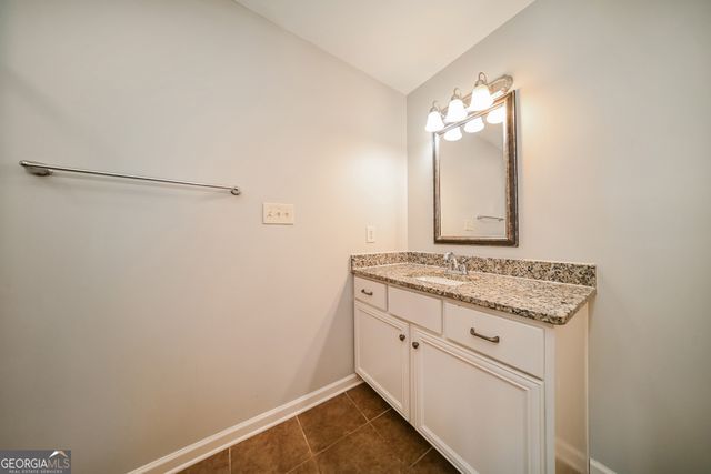 324 Cliffhaven Circle, Newnan, GA 30263