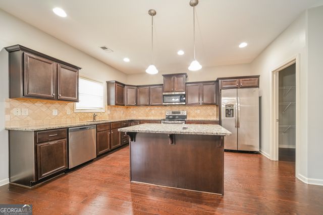 324 Cliffhaven Circle, Newnan, GA 30263