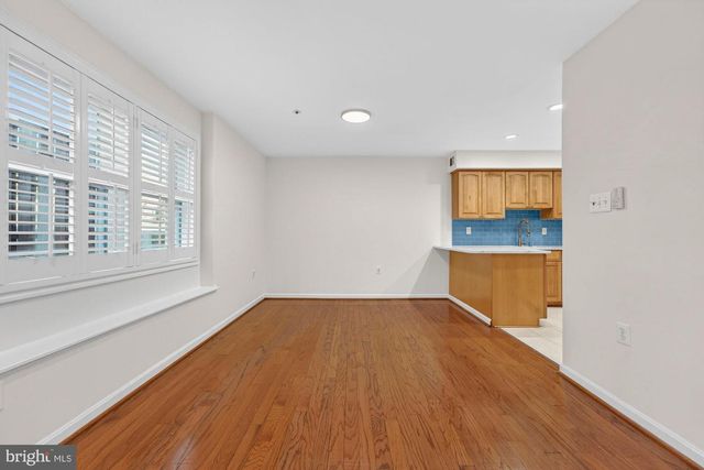 207-A PARK ST SE, Vienna, VA 22180