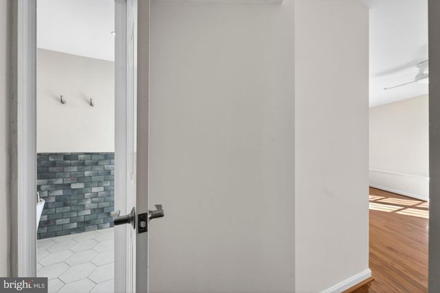 207-A PARK ST SE, Vienna, VA 22180