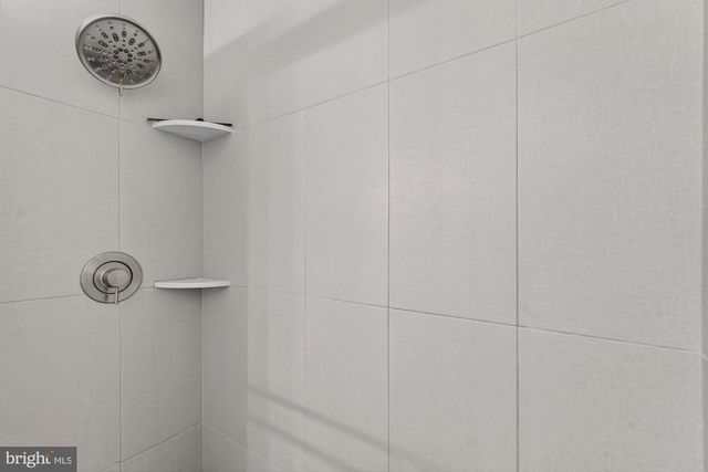 207-A PARK ST SE, Vienna, VA 22180