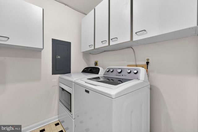 207-A PARK ST SE, Vienna, VA 22180