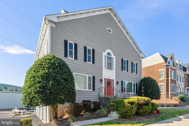 207-A PARK ST SE, Vienna, VA 22180