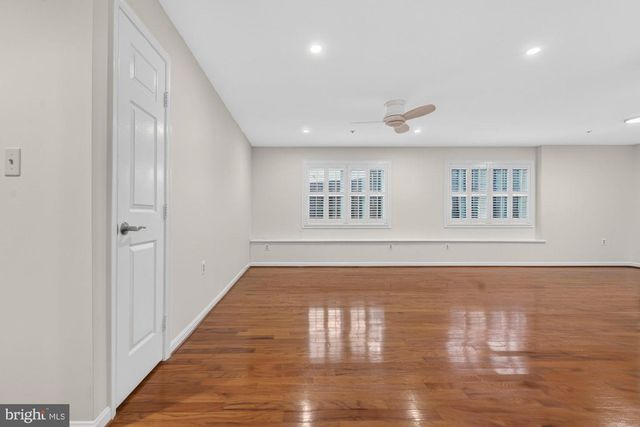 207-A PARK ST SE, Vienna, VA 22180