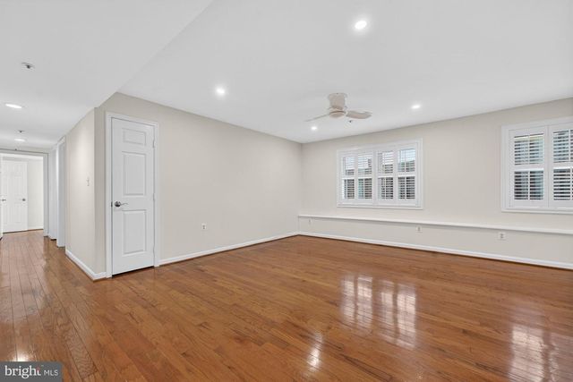 207-A PARK ST SE, Vienna, VA 22180