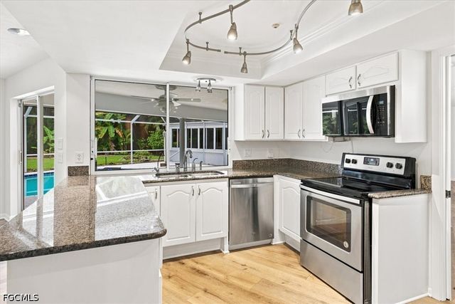 1364 Shadow LN, Fort Myers, FL 33901