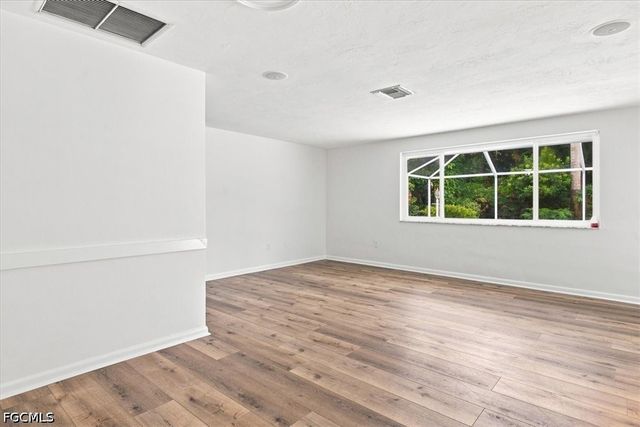 1364 Shadow LN, Fort Myers, FL 33901