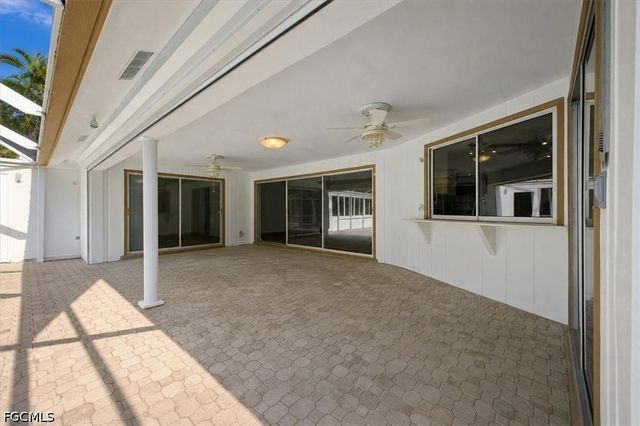1364 Shadow LN, Fort Myers, FL 33901