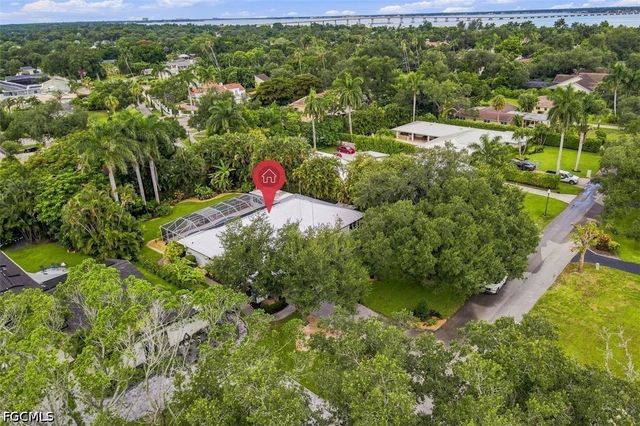 1364 Shadow LN, Fort Myers, FL 33901