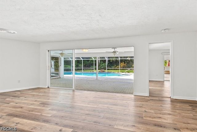 1364 Shadow LN, Fort Myers, FL 33901